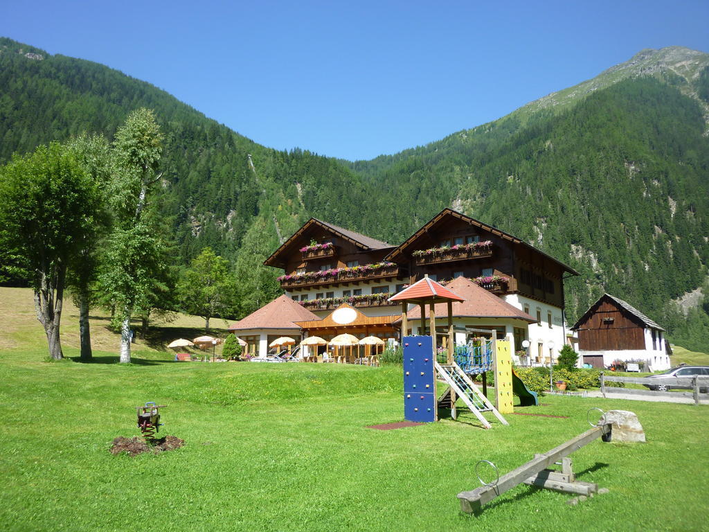 Alpenhotel Badmeister Flattach Exterior photo